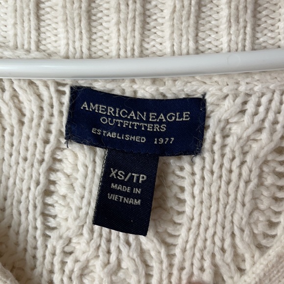 American Eagle white sweater - Picture 3 of 3